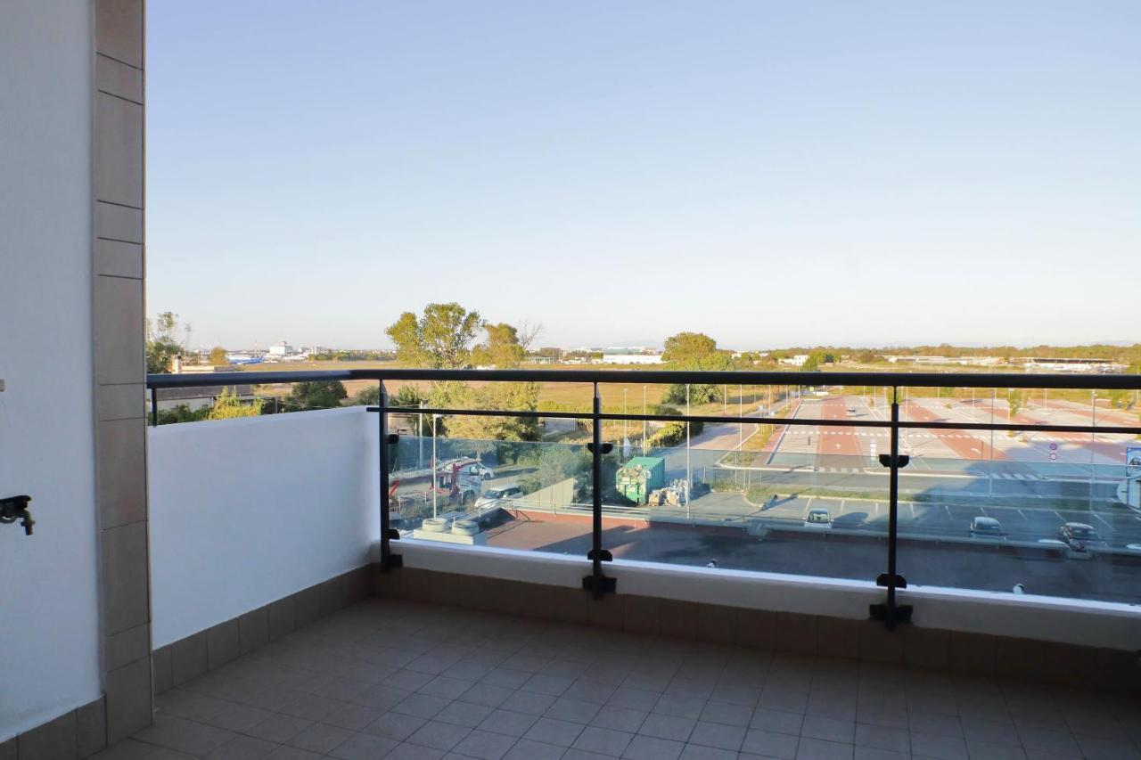 Bilocale Con Vista Sull'Aeroporto - Comodo Per Il Viaggio 菲乌米奇诺 外观 照片